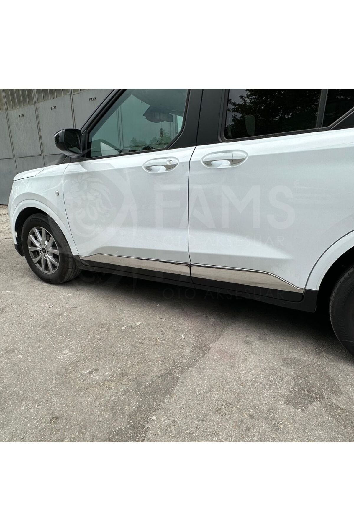 F, Tourneo Courier Krom Yan Kapı Çıtası 4 Parça 2024 Üzeri Paslanmaz Çelik - Görsel 4