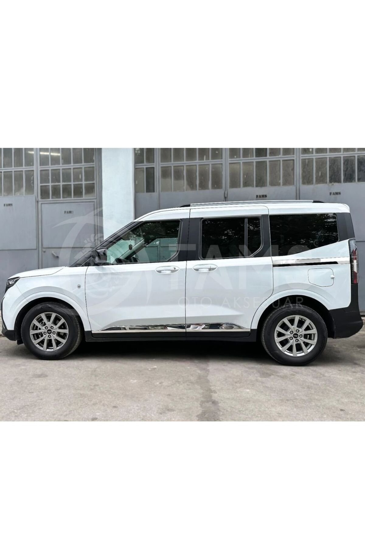 Ford Tourneo Courier 2024 Üzeri Sürgü Nikelajı 2 Parça Paslanmaz Çelik - Görsel 4